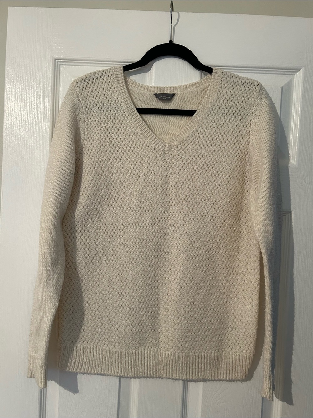 Denver Hayes Women’s V-Neck Cream Knit Sweater